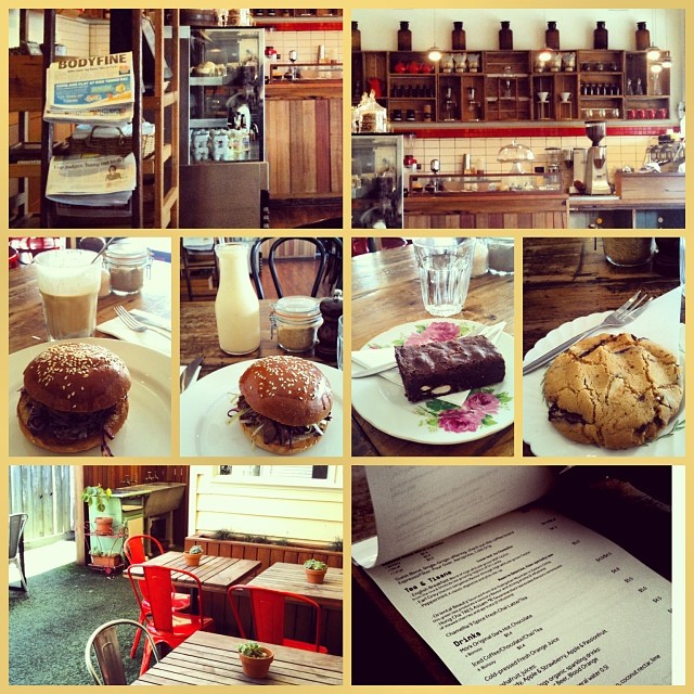 Bevor es zur 2. Besichtigung geht Snack und ausruhen im Café )