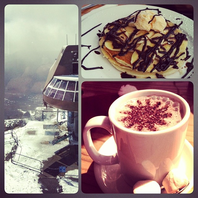 Frühstück im höchsten Restaurant Australiens, mit Blick auf das Skigebiet.